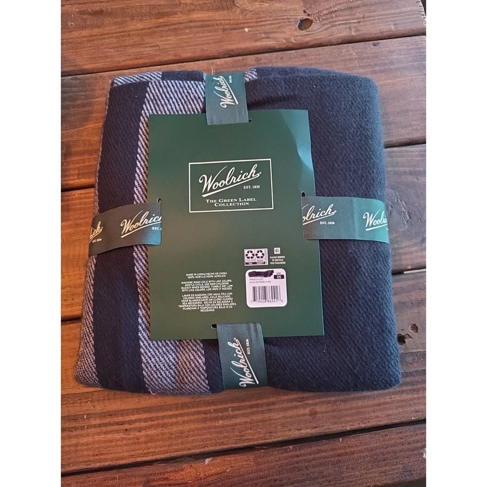 🆕 Woolrich Reversible Blanket Wrap – Luxe Softness, One Size Black / Grey Strip